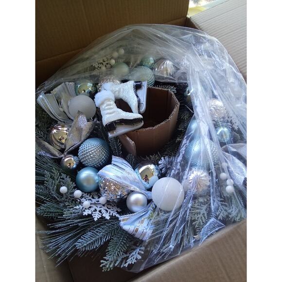 North Pole Trading Co. Ice Skate Blue Ornament Indoor Christmas Wreath - Picture 2 of 6